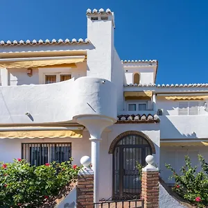 https://2-beautiful-beach-front-villa-in-la-cala.1costadelsol.com